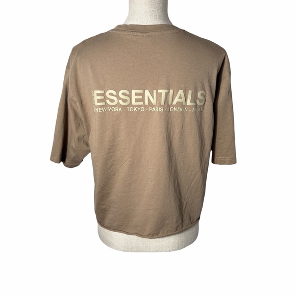 DR Essentials Tan Women’s Minimalist Trendy Cropped Tee - Picture 2 of 4